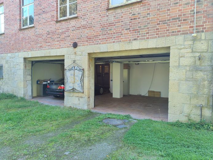 Sin intermediarios: finca con entramado de madera de alrededor de 1720 – aprox. 1.030 m² de superficie habitable/útil, salón, taller, edificio anexo – Doppelgarage ca. 5,50 x 9,30 m