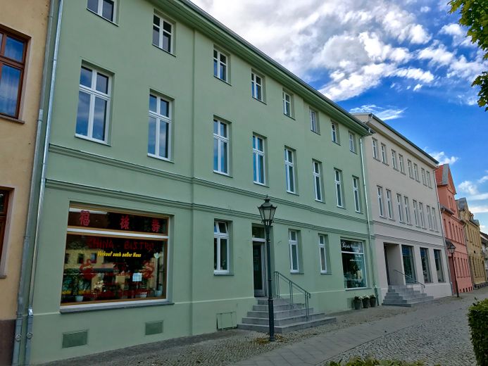 Full-Service-Büroplatz, frisch renoviert + möbliert – Foto 2