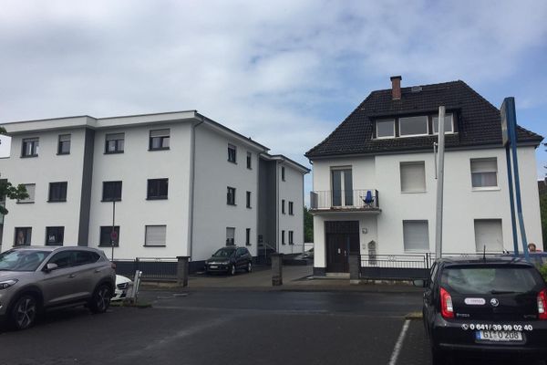 * Provisionsfrei* Vielseitig nutzbare 164 qm Wohnung auf zwei Etagen**
