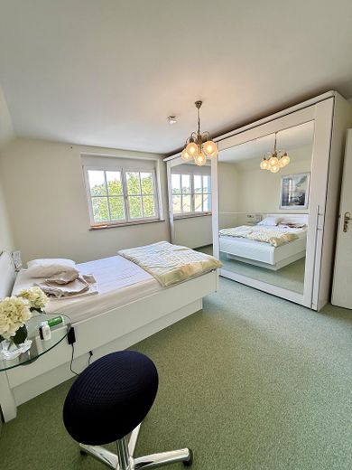 Un chez-soi ensoleillé avec balcon exposé sud - Appartement de 2 pièces à occuper soi-même - Sans commission – Schlafzimmer2