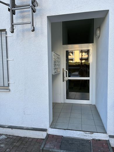 Hauseingang im Hinterhof