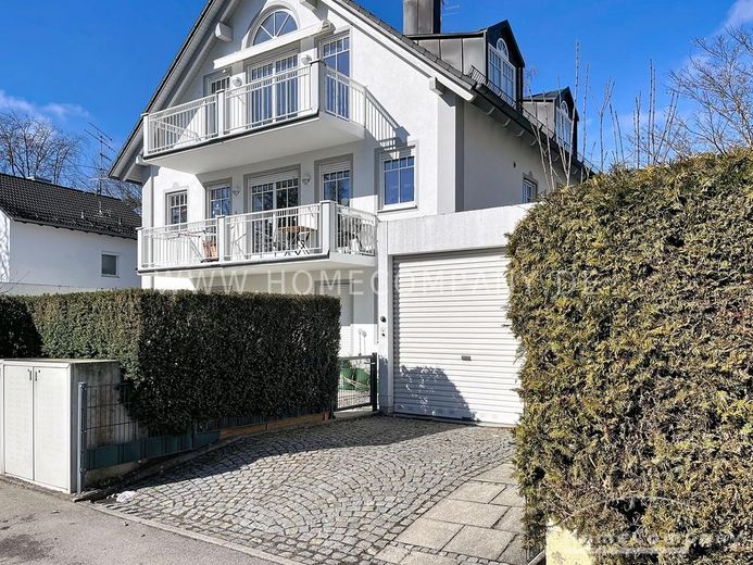***Ihr neues Zuhause: Exklusive Dachgeschosswohnung mit Kamin, zwei Balkonen  &  Stellplatz – 0ff3b53464db8eeb45c344f837548a7e12c8bf9a.jpg