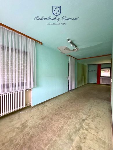 Einfamilienhaus mit ELW, tolles Grundstück mit Panoramablick über Saarbrücken – Elternzimmer Ansicht 1.OG