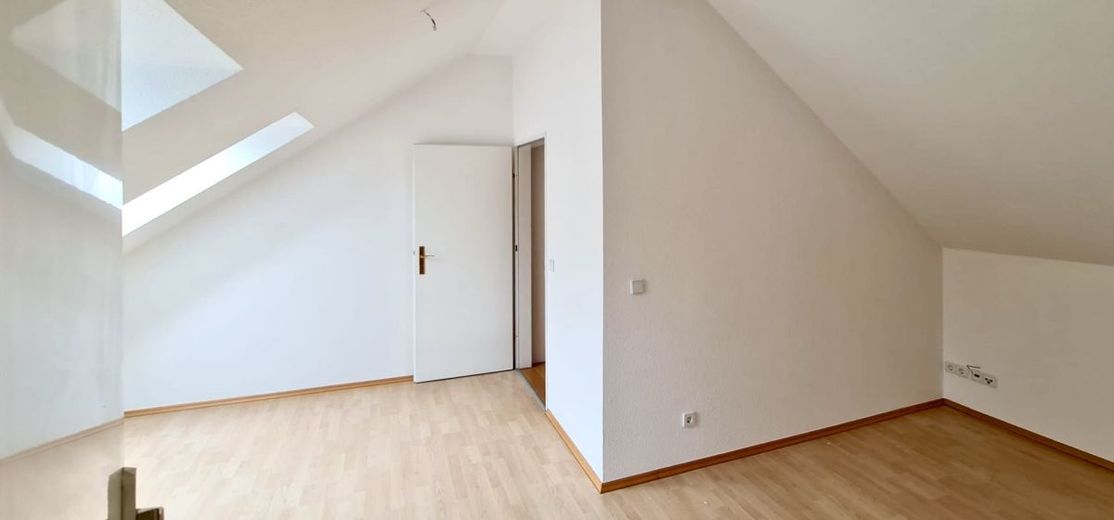 Investieren mit Weitblick: Vollvermietetes Wohn- und Geschäftshaus in Bestlage von Berlin-Biesdorf – Dachgeschoss