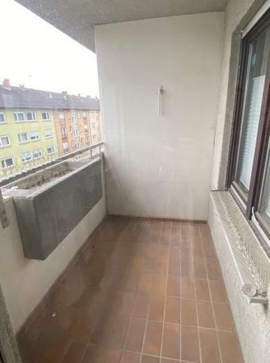 MANNHEIM: Gepflegte1,5-Zimmer-Eigentumswohnung im 4. OG mit Aufzug und Stellplatz – 7-Balkon