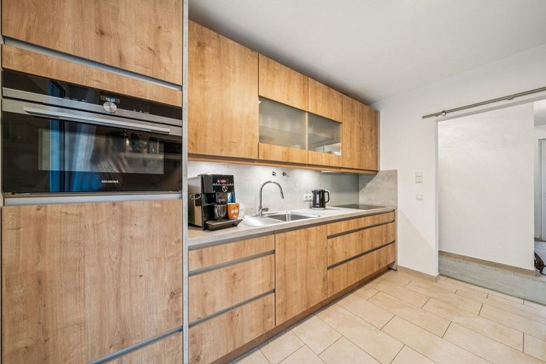 Energieeffizientes Familienhaus in Langenpreising mit großem Grundstück, Doppelgarage und PV-Anlage – Küche
