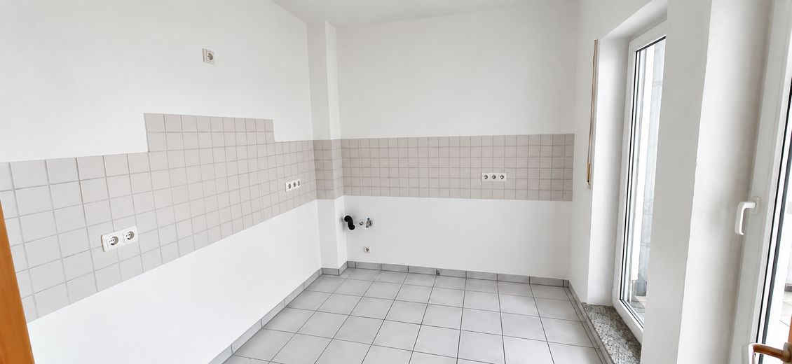 Amplio apartamento de 3 habitaciones con 140 m², terraza en la azotea y mucho espacio en Bad Ems – Küche