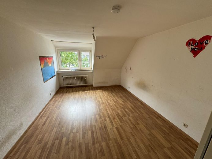 Gemütliches Zuhause für die ganze Familie – helle 3,5-Zimmer-Dachgeschosswohnung in Essen-Borbeck – großes Kinderzimmer