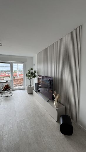 Appartement de 3 pièces à Maintal-Bischofsheim : balcon avec vue sur la skyline, cuisine équipée et garage – Photo 15