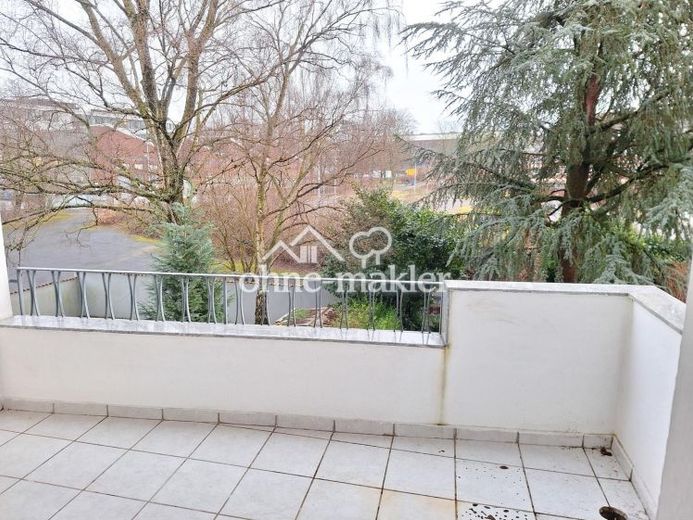 Sanierte 3,5 Zimmer-KDB Wohnung (ca. 70 qm) mit Einbauküche und Balkon / Holsterhausen – Foto 1