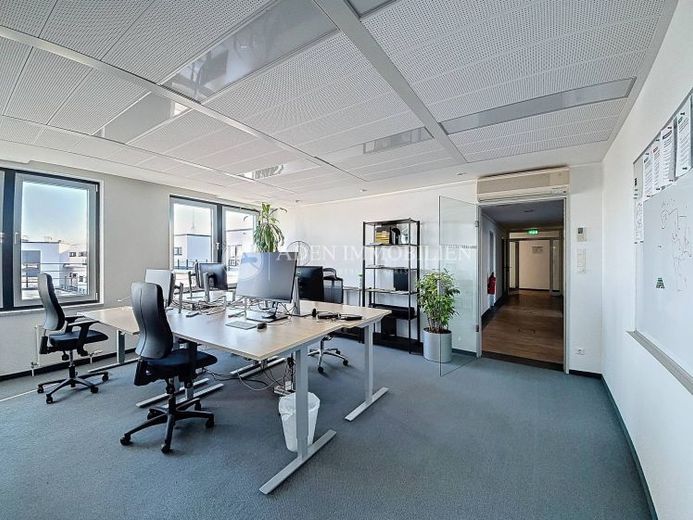 Hauptbahnhof’a yürüme mesafesinde – 10 ofis, 361 m² ve teraslı cazip ofis ünitesi – Foto 1