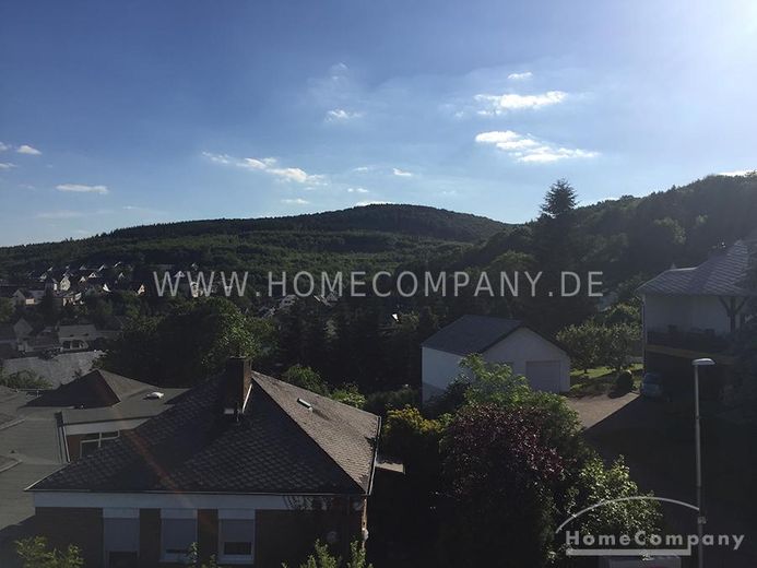 Helle Dachgeschoss- Wohnung „Panoramablick“ in einem modernen und komfortablen Mehrfamilienhaus in Nickenich bei Andernach! – 1e6187d63c690dc63ff044103b08762d3dbf78ed.jpg