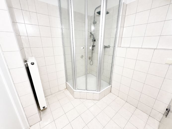 3 Zimmer Wohnung mit neuer Einbauküche / WG geeignet – Foto 4