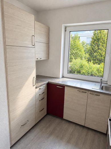 Senza commissioni: appartamento di 3 locali con ampio balcone esposto a sud, cantina e posto auto – Optimale Raumnutzung