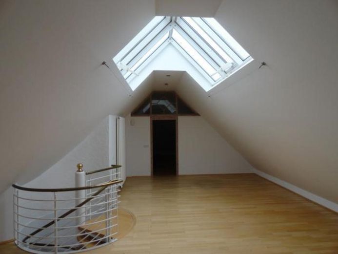 Ruhig & großzügig: 270 m² Wohnung mit Nähe zu Coburg – Foto 9