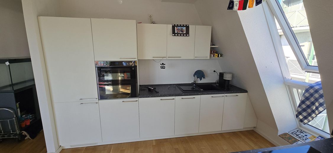 Küche/Backofen/Kühlschrank