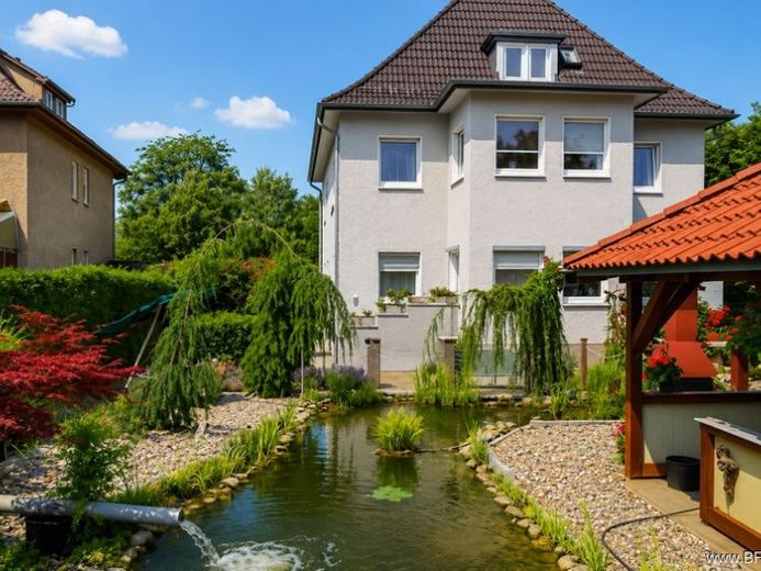 Casa quadrifamiliare a Berlino-Biesdorf – Foto 1