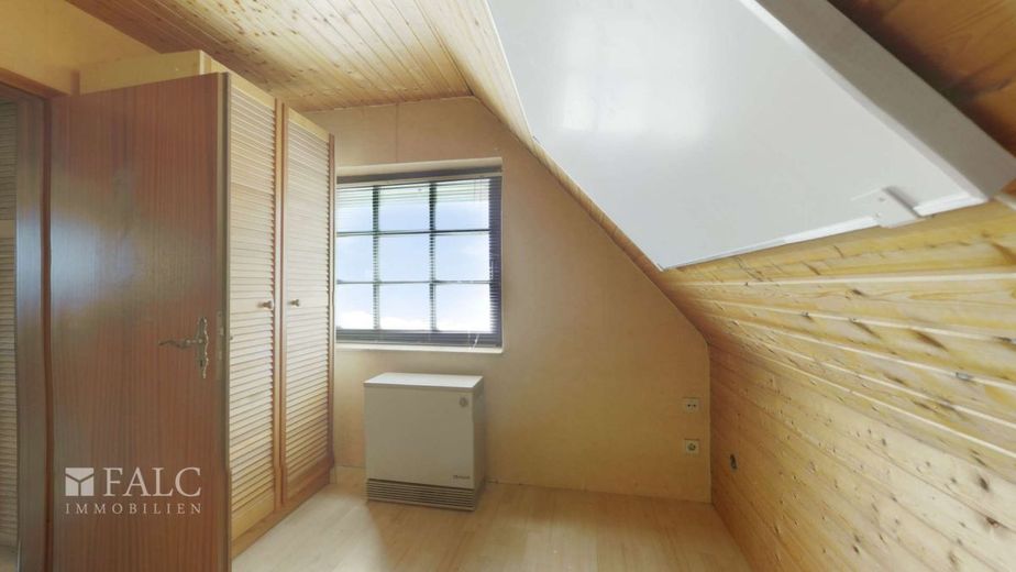 Charmante Doppelhaushälfte mit großem Garten – Kinderzimmer