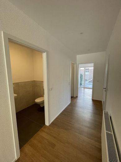 Teraslı 2 odalı yeni bina dairesi (81 m²) – zemin katta ilk kullanım | Recklinghausen-Nord – Flur
