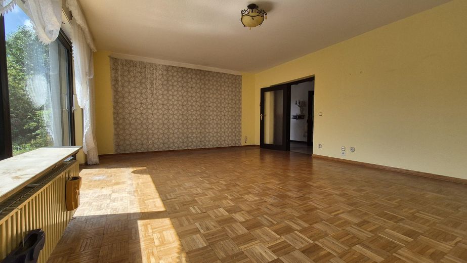 Wohnzimmer Richtung Tür