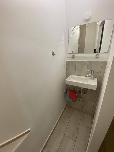 Reformado, amueblado, primera ocupación, entrada propia, céntrico – Dusche/Bad