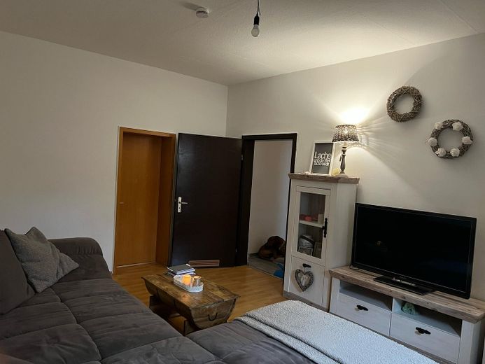 Großzügige 4-Zimmer-Wohnung | 107 m² | große Wohnküche |  Bad mit Badewanne | Hof – Foto 12
