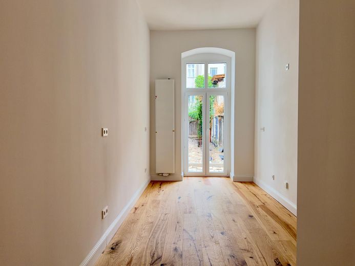 Erstbezug nach Sanierung | familiengerechte Altbauwohnung mit Terrasse in Bestlage | provisionsfrei – Küche mit Terrasse