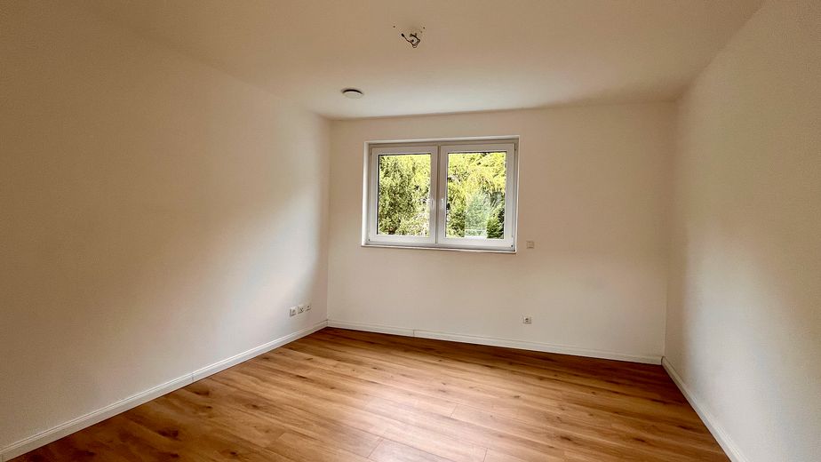 Penthouse I 3-Zimmer-Wohnung mit Süd-Dachterrasse & Aufzug – Zimmer 1