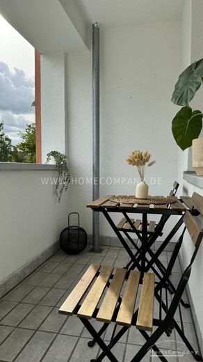 Appartamento di 3 locali, arredato, 1° piano, con balcone rivolto a sud; appartamento appena allestito e completamente ristrutturato, posto auto privato davanti alla casa. – 4db8ef40e46933db1dac9c58e34b16d1a71d25af.jpg