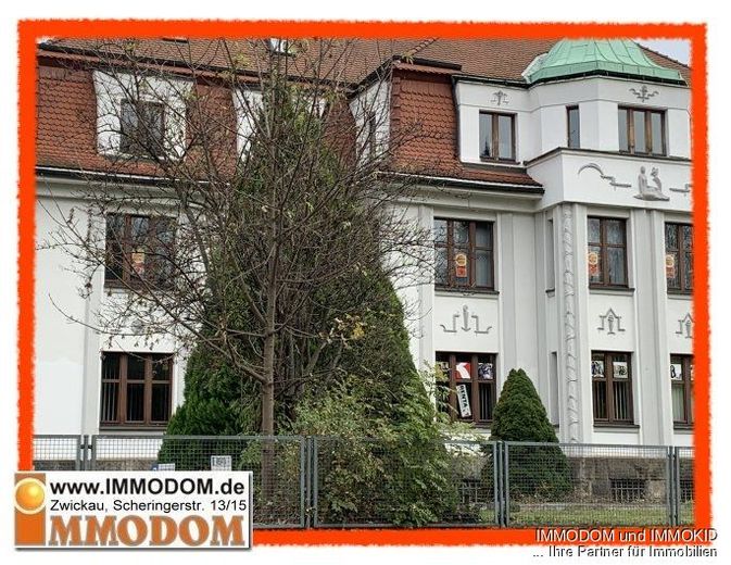 Ruhige und abgeschiedene Büro- oder Praxisräume im Dachgeschoß einer Stadtvilla zu vermieten! – Nahansicht