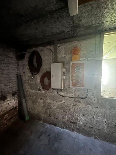Renovated office with 420sqm warehouse / hall | production area incl. sanitary facilities – Foto 3