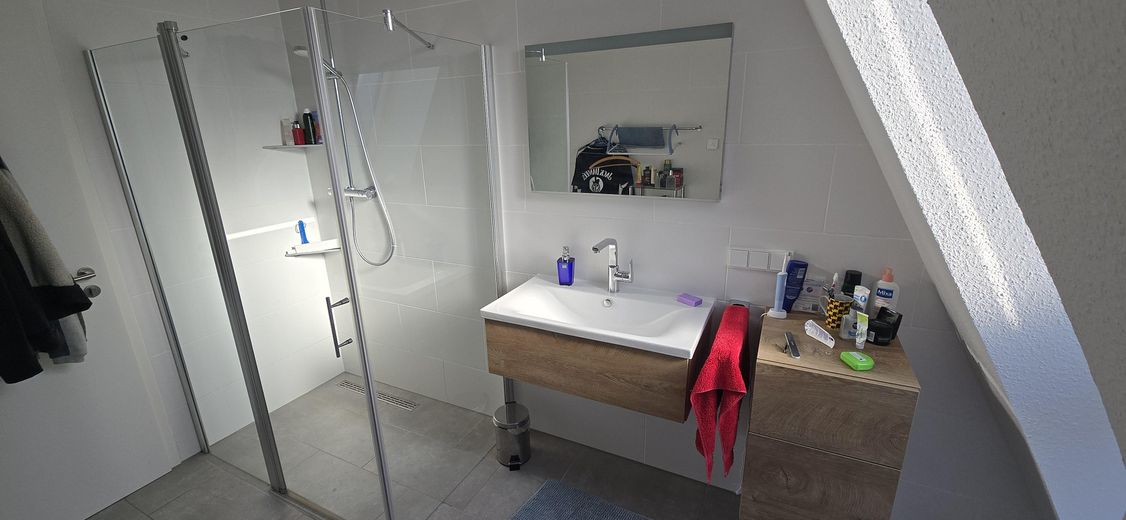 Bad inkl. gr. Duschekabine