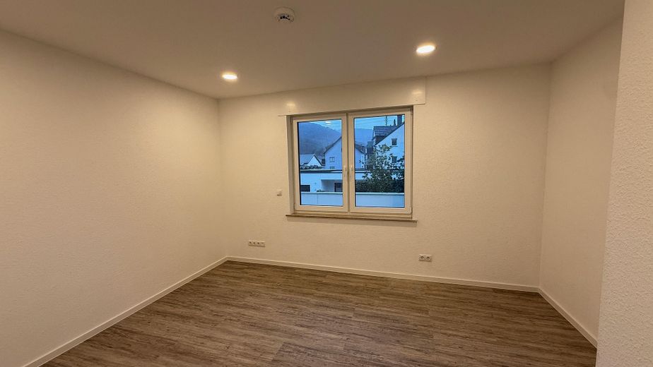 klimatisierte - 3-Zimmer Wohnung (OG) - mit Balkon in Andernach – Büro / Kind / Schlafen