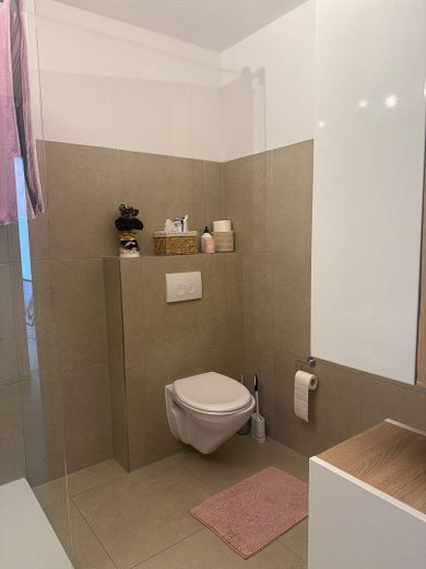 Renovated 3-room apartment with fitted kitchen and south-facing loggia in Kirchdornberg – Bad