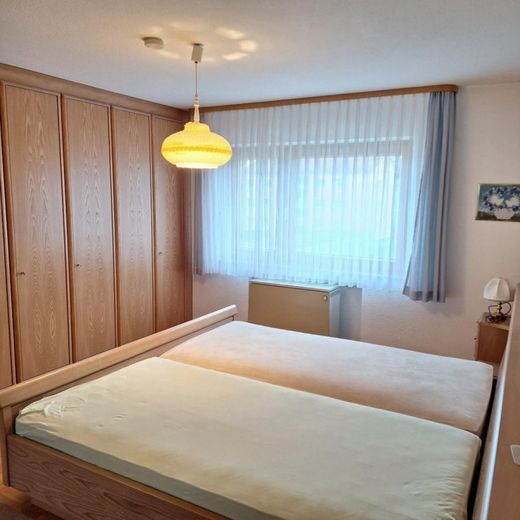 Schöne EG-Wohnung mit Balkon und Einbauküche in guter Lage – Bild 9