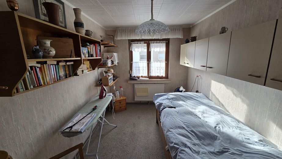 Sin comisión: casa adosada intermedia en Colonia-Esch de particular – Kinderzimmer 1. OG