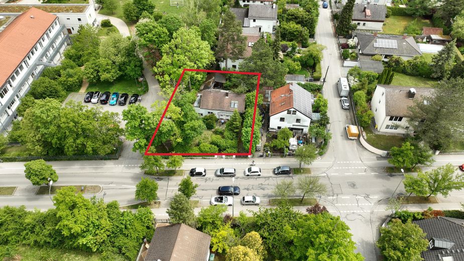 München-Waldperlach: Grundstück mit Altbestand – Grundstück mit 477 m²