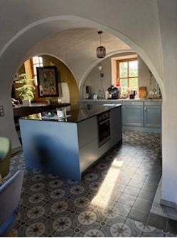 Küche mit neuem Kochblock