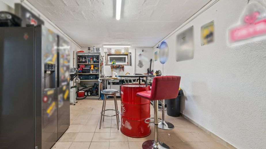 Attraktives Mehrfamilienhaus - Flexibles Wohnkonzept für Eigennutzer und Anleger – Werkstatt/ Garage