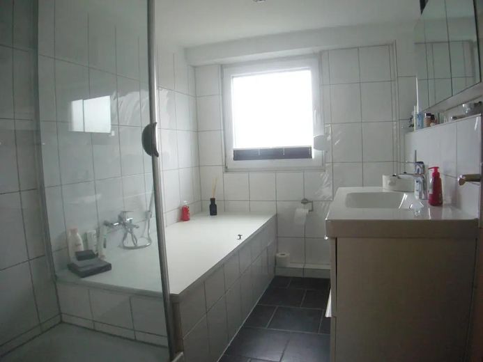TOP 3,5-Zimmer Wohnung im 1. OG – Bad (baugl. WE)