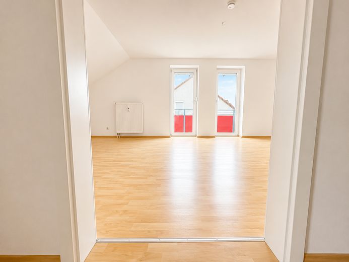 Geschmackvolle 3-Raum-Wohnung mit großem Balkon – Wohnzimmer