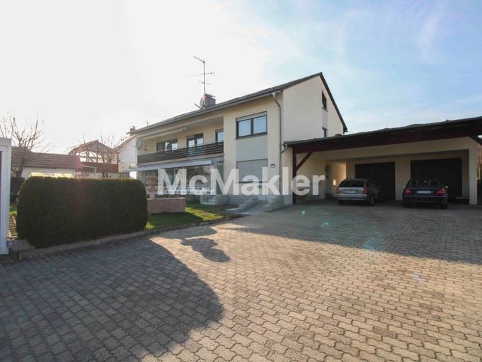 Fast wie ein eigenes Haus: Charmante Wohnung mit außergewöhnlichen Außenflächen und Dachterrasse – Foto 1