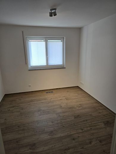 Schlaf- oder Arbeitszimmer 1