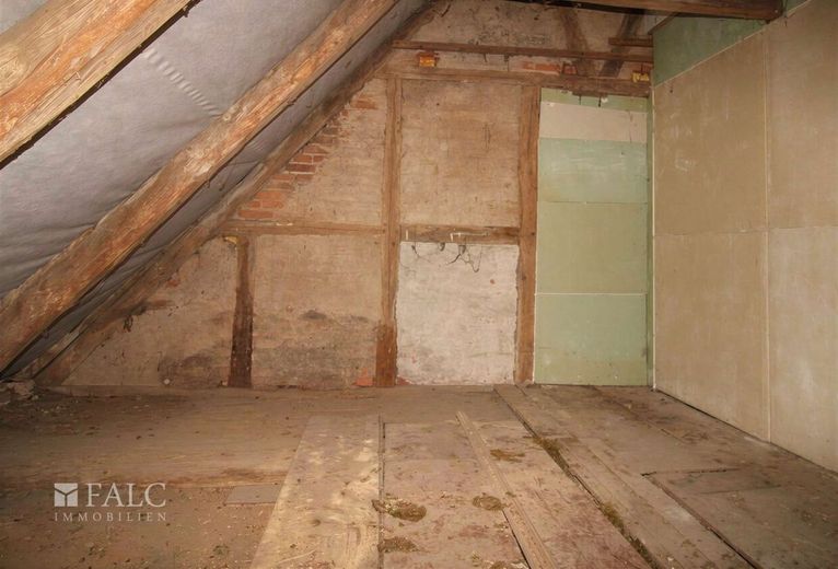 +++ Charmante DHH mit sonnigem Hof - Ihr neues Zuhause! +++ – Dachboden Gästezimmer