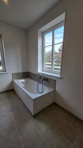Unser neues Zuhause - direkt einziehen und wohlfühlen! – Voll-Bad mit Tageslicht