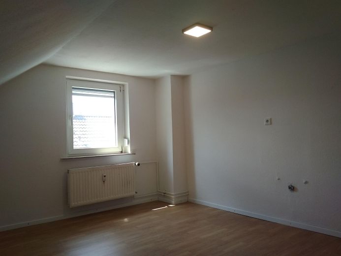 Zweizimmerwohnung in Alzenau-Wasserlos * renoviert und sofort beziehbar * – Zimmer 1