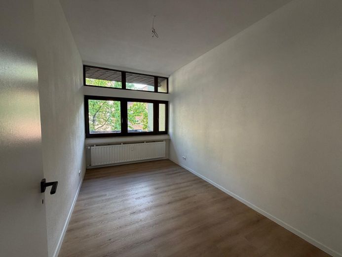 Erstbezug nach Kernsanierung! 5-Schlafzimmer-Wohnung in zentraler Lage von Pforzheim-Brötzingen – Zimmer 3