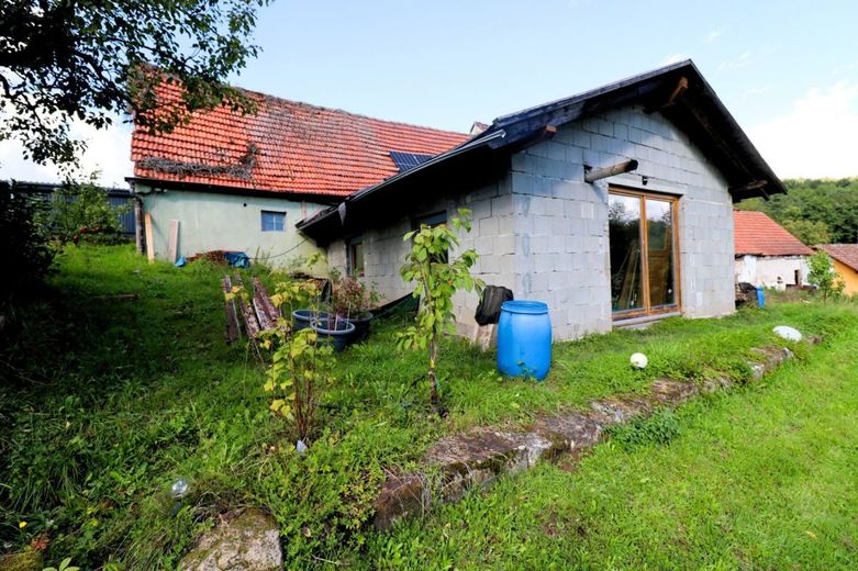 Preisknaller! Bauland und Handwerkerhaus - Stall, Scheune, Werkstatt, Garage bei Bamberg und Ebern – Stall - Werkstatt oder  Scheune - auch als Gewerbefläche Schreinerei etc. nutzbar