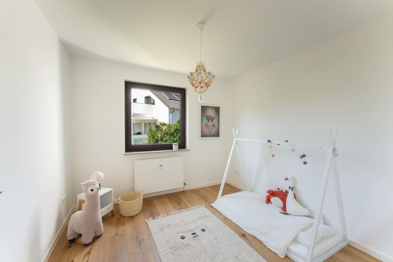 Erstbezug nach Kernsanierung: 4-Zimmer-Wohnung mit PV-Mieterstrom & TG-Stellplatz in S-Heumaden – Kinderzimmer