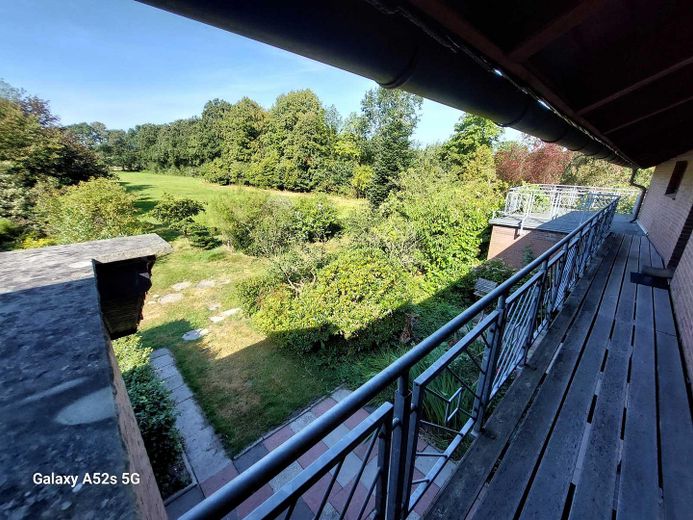 Maison individuelle avec logement indépendant, prairie en pleine nature à Friedeburg – Balkon